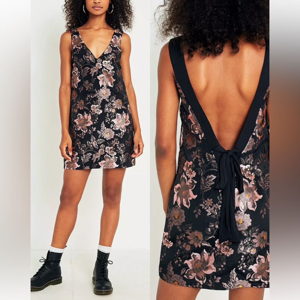 🍄Urban Outfitters Brocade shift dress (M)